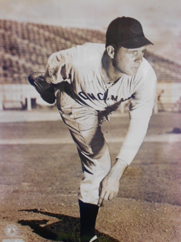 Johnny Vander Meer Cincinnati REDS 8x10 B&W Photo POSED Grey Jersey