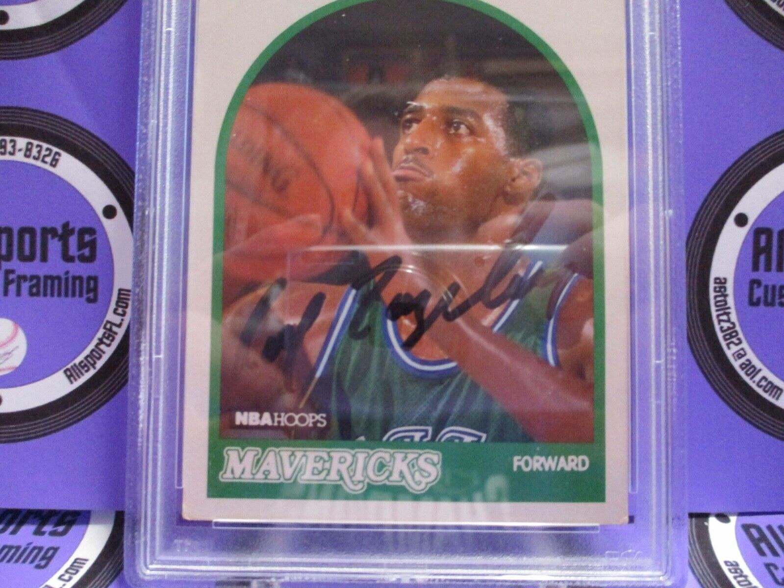 Roy Tarpley Mavericks Autographed Signed 1990 NBA Hoops Card #23 PSA Slab