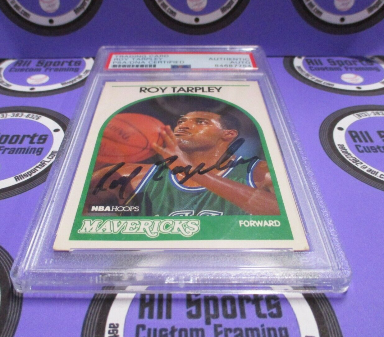 Roy Tarpley Mavericks Autographed Signed 1990 NBA Hoops Card #23 PSA Slab