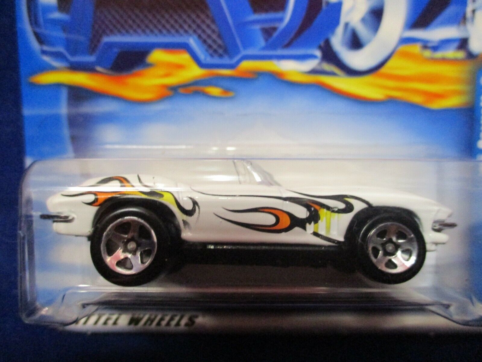 Hot Wheels Mattel Wheels '65 Corvette 2001 Collector No. 109 White