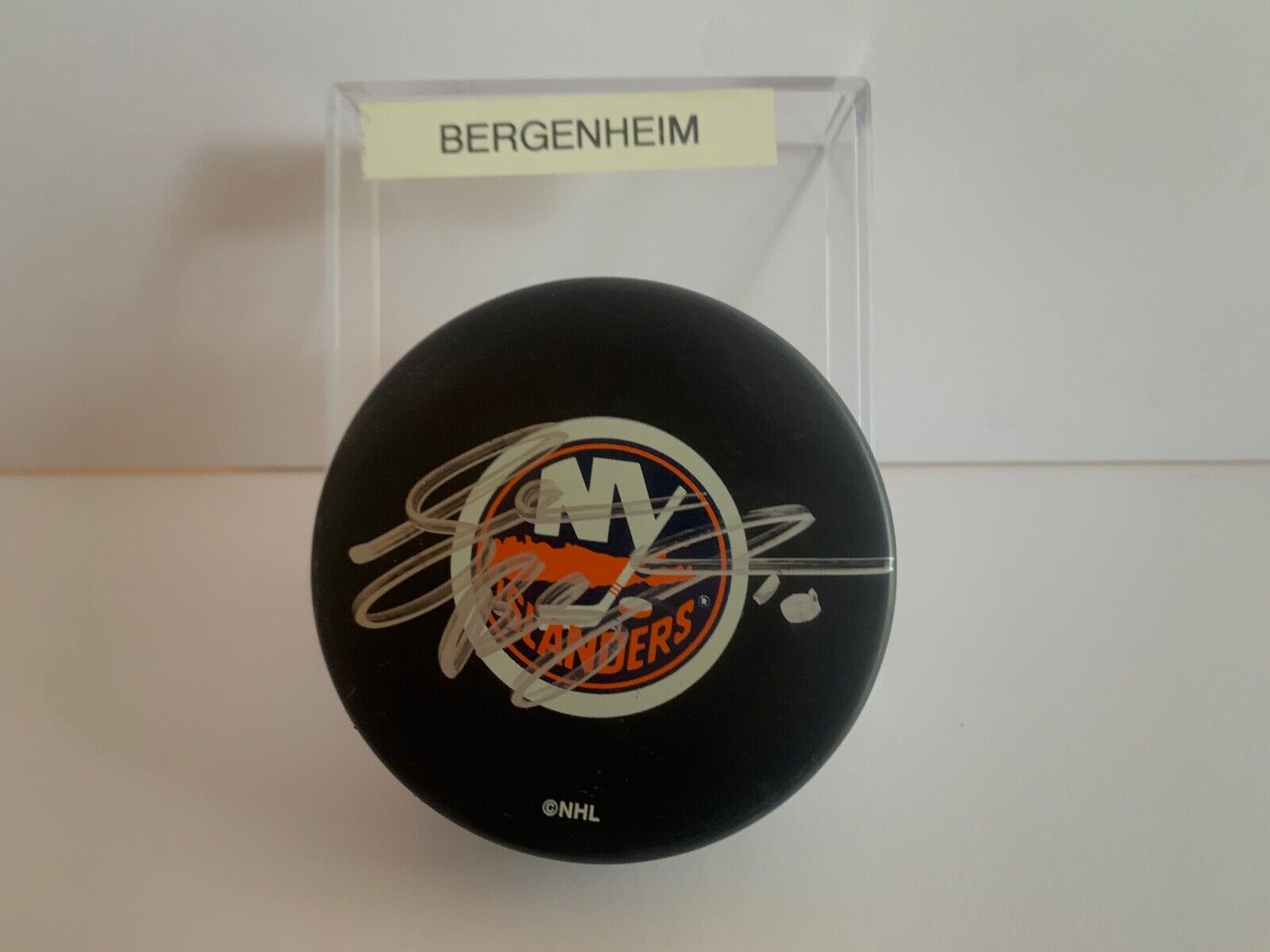 Sean Bergenheim Autographed Official NHL Hockey Puck New York Islanders Logo