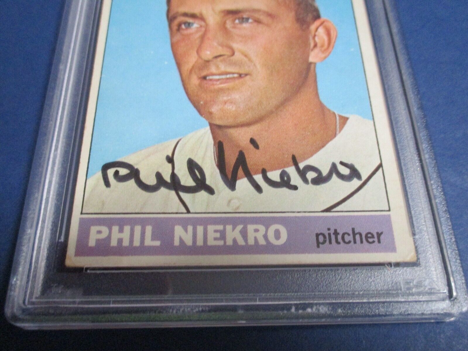 Phil Niekro Braves Autographed Signed 1966 Topps Card #28 PSA Slab #84334564