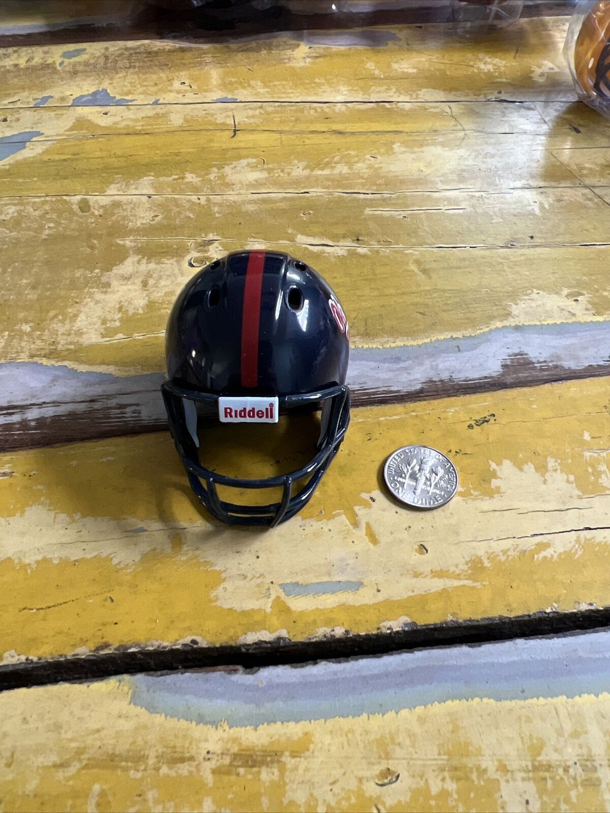 NCAA Ole Miss Rebels Riddell Pocket Size Helmet  2015