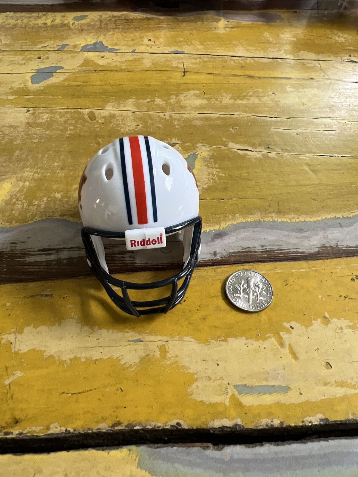 NCAA Auburn Tigers Riddell Pocket Size Helmet 2015