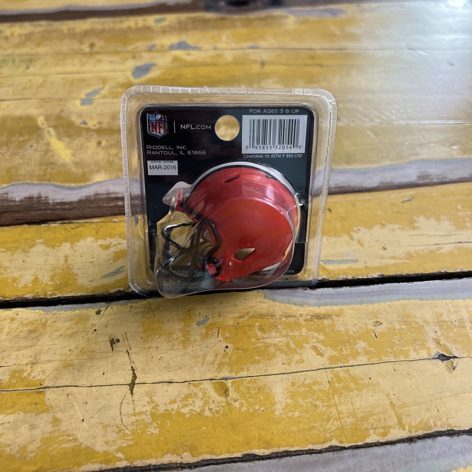 NFL Cleveland Browns Riddell Brand Pocket Size Helmet New In Package B Licensed