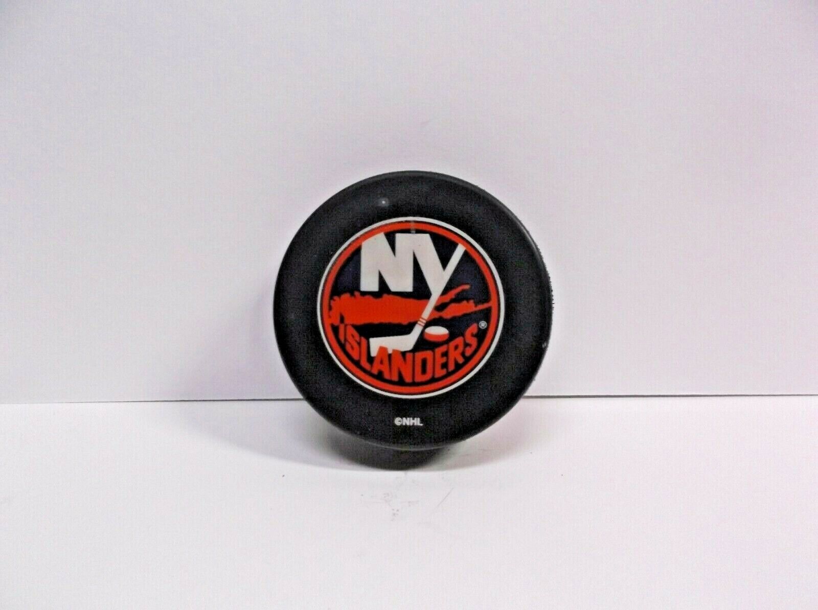 New York Islanders Official Licensed Logo Puck