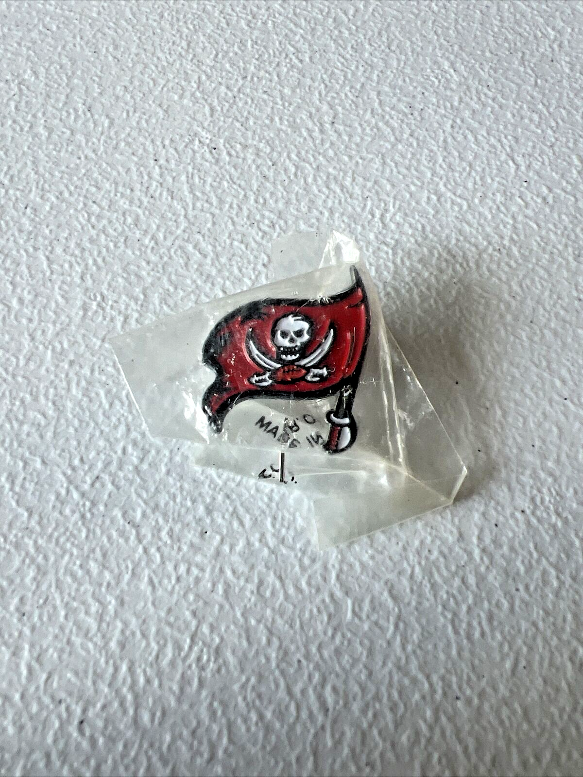 Tampa Bay Buccaneers Pin 1 x 1 Inch New In Package