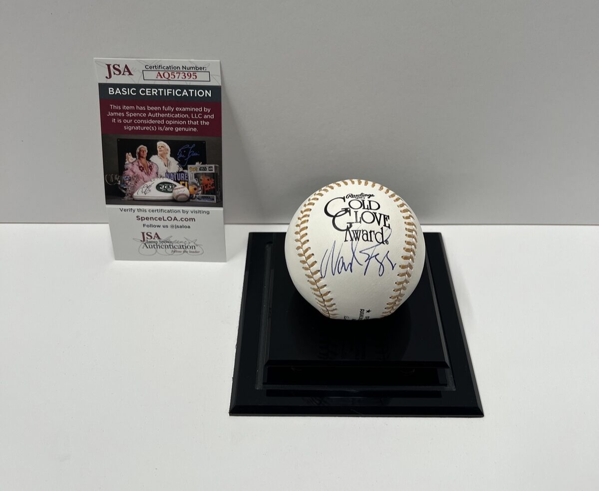 Wade Boggs Boston Red Sox Autographed Signed Golden Glove Baseball JSA #AQ57395