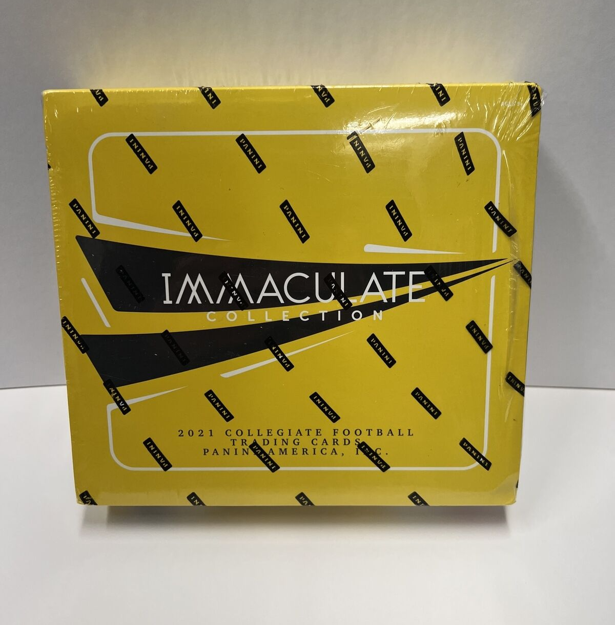 Panini 2021 Football Immaculate Collections Trading Card Box Sealed Collegiate