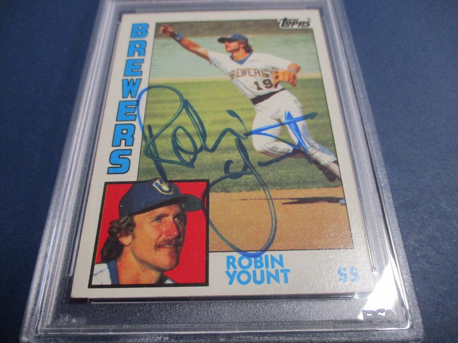 Robin Yount MLB Brewers Autographed Signed 1984 Topps Card #10 PSA Slab