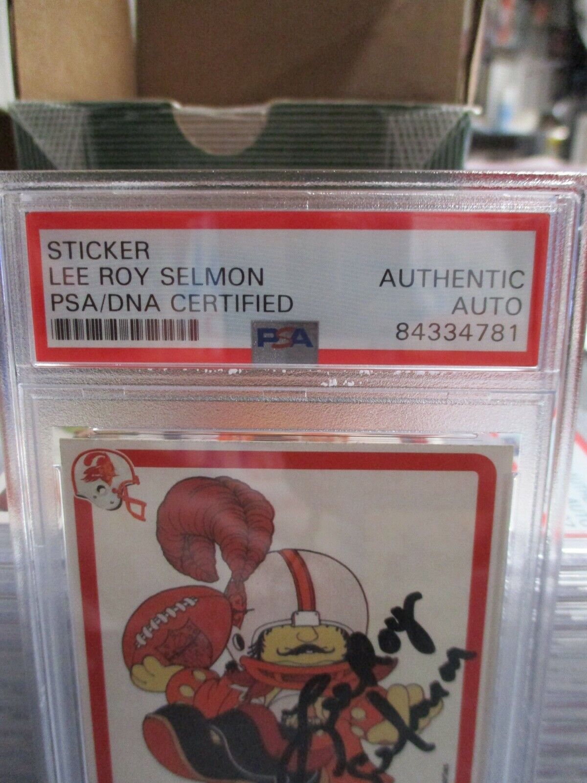 Lee Roy Selmon  Autographed 1983 NFL Sticker Buccaneers  Signed PSA 84334781