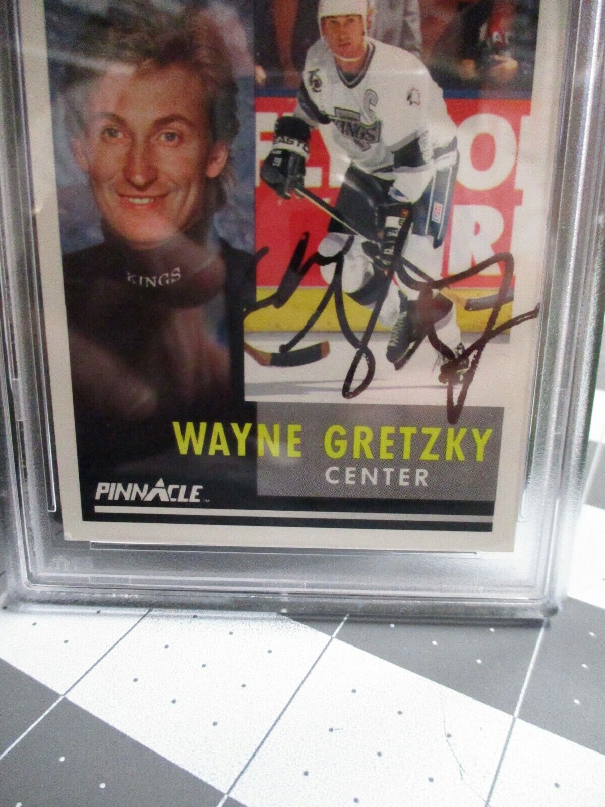 Wayne Gretzky autographed 1991-92 Pinnacle  #100 PSA SLABBED  #84405864