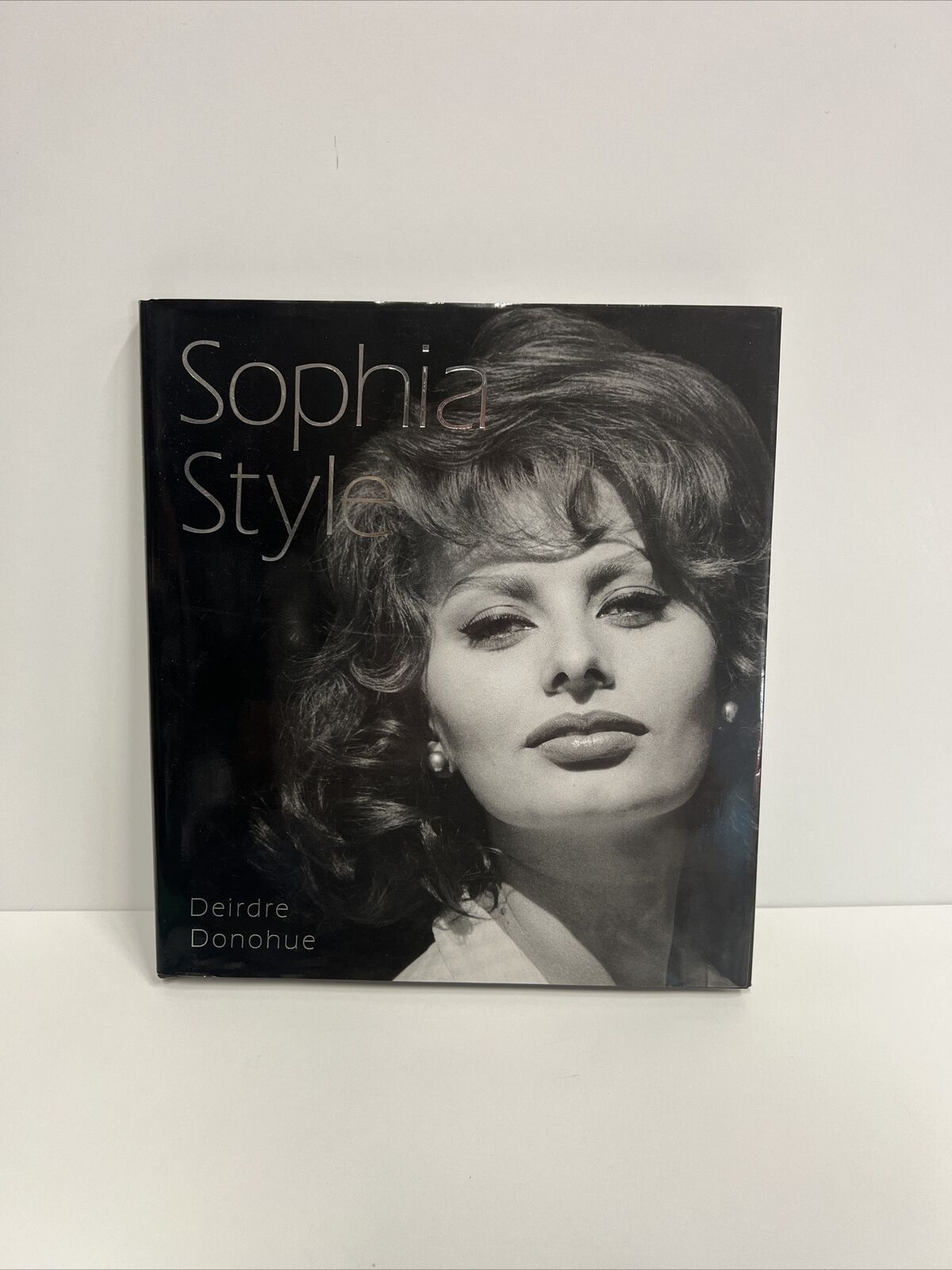 Sophia Loren Italian Actress Autographed Signed Sophia Style Book PSA #AN65659