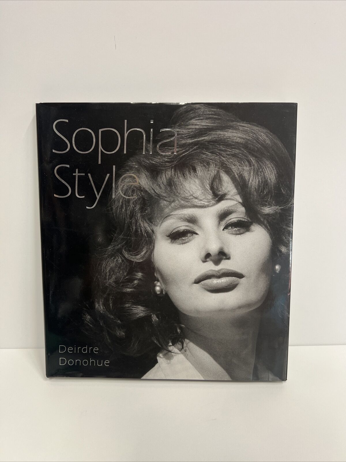 Sophia Loren Italian Actress Autographed Signed Sophia Style Book PSA #AN65659