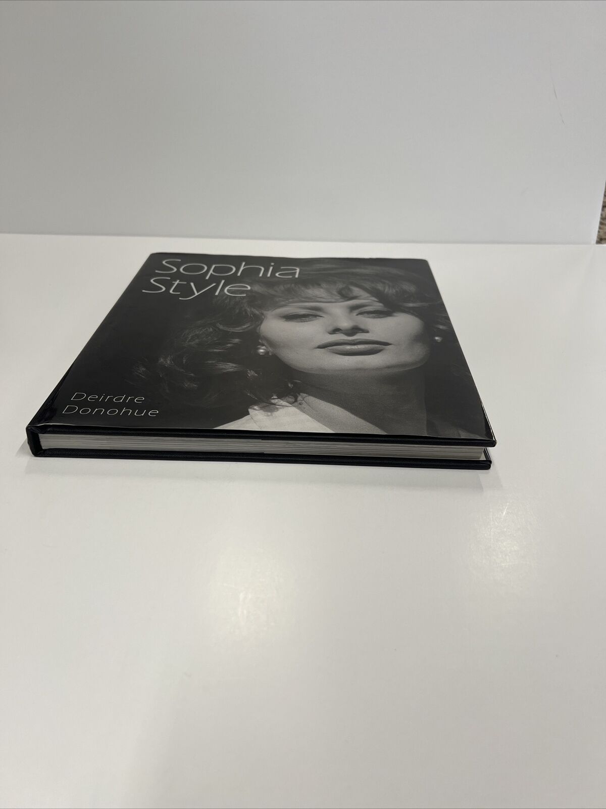 Sophia Loren Italian Actress Autographed Signed Sophia Style Book PSA #AN65659