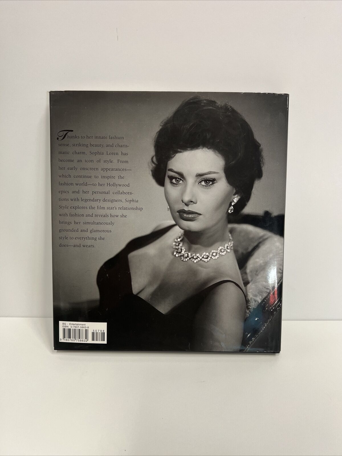 Sophia Loren Italian Actress Autographed Signed Sophia Style Book PSA #AN65659