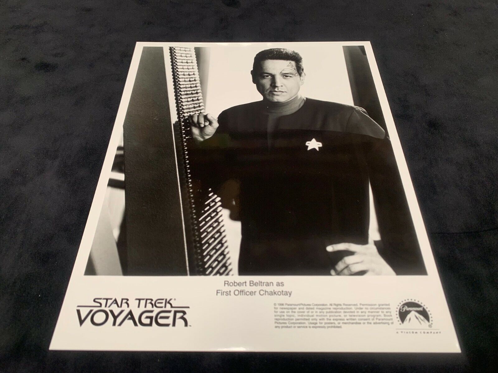 Star Trek Voyager 8x10 B&W Photo of Robert Beltran in Excellent Condition