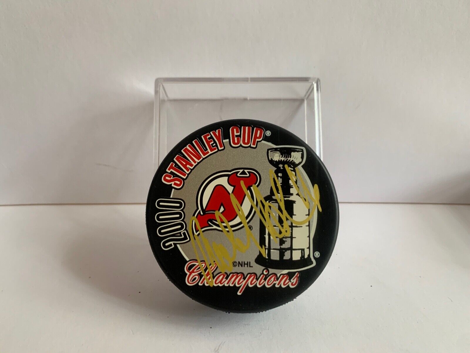 Bobby Holik Autographed NHL Hockey Puck New Jersey Devils 2000 Stanley Cup Puck