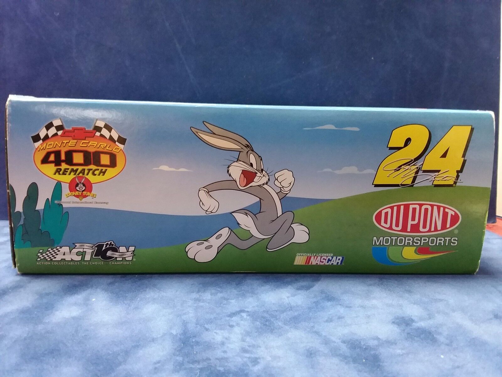 Action Jeff Gordon #24 Dupont Looney Tunes Rematch Monte Carlo NIB 1/3252