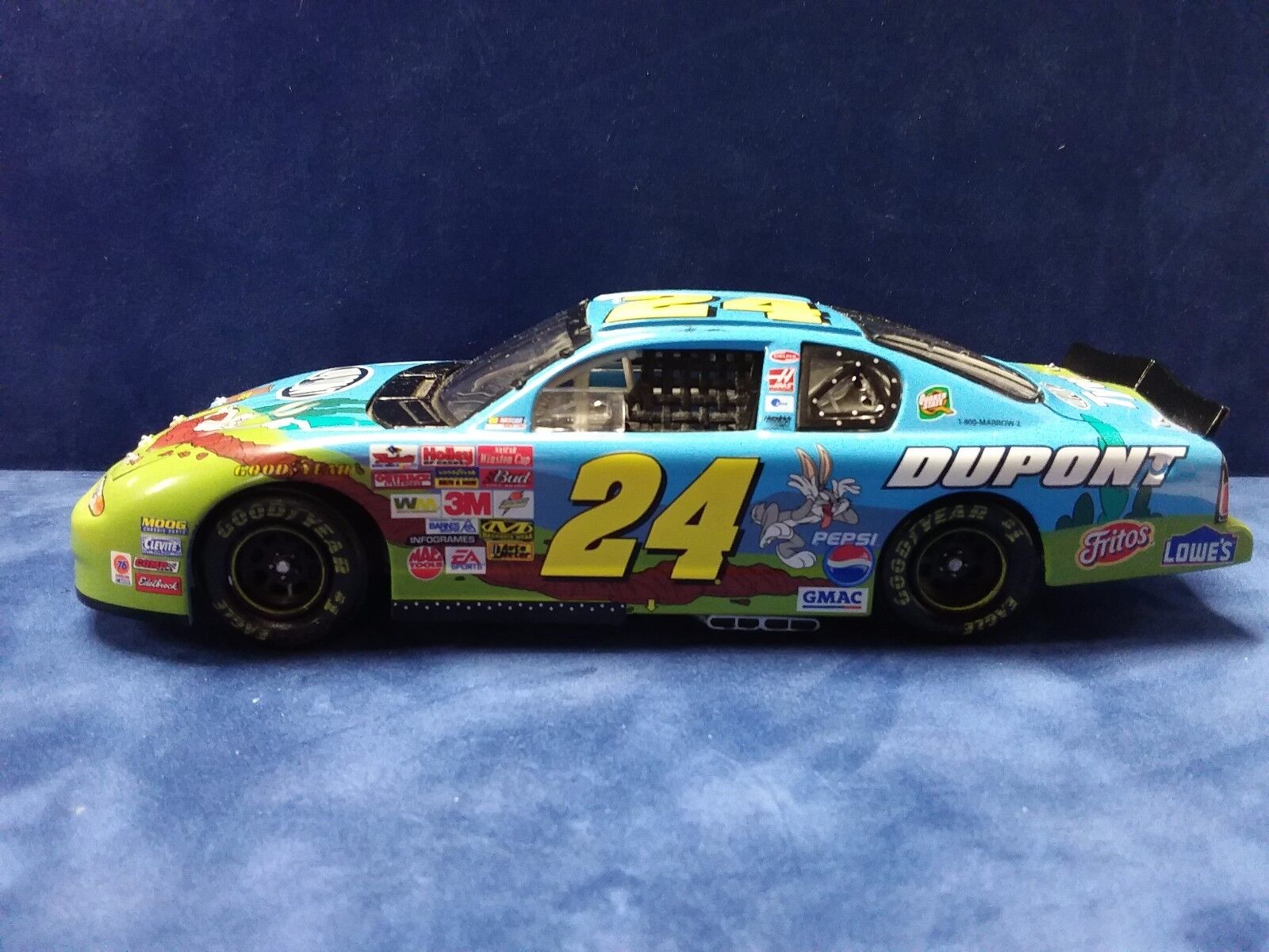 Action Jeff Gordon #24 Dupont Looney Tunes Rematch Monte Carlo NIB 1/3252