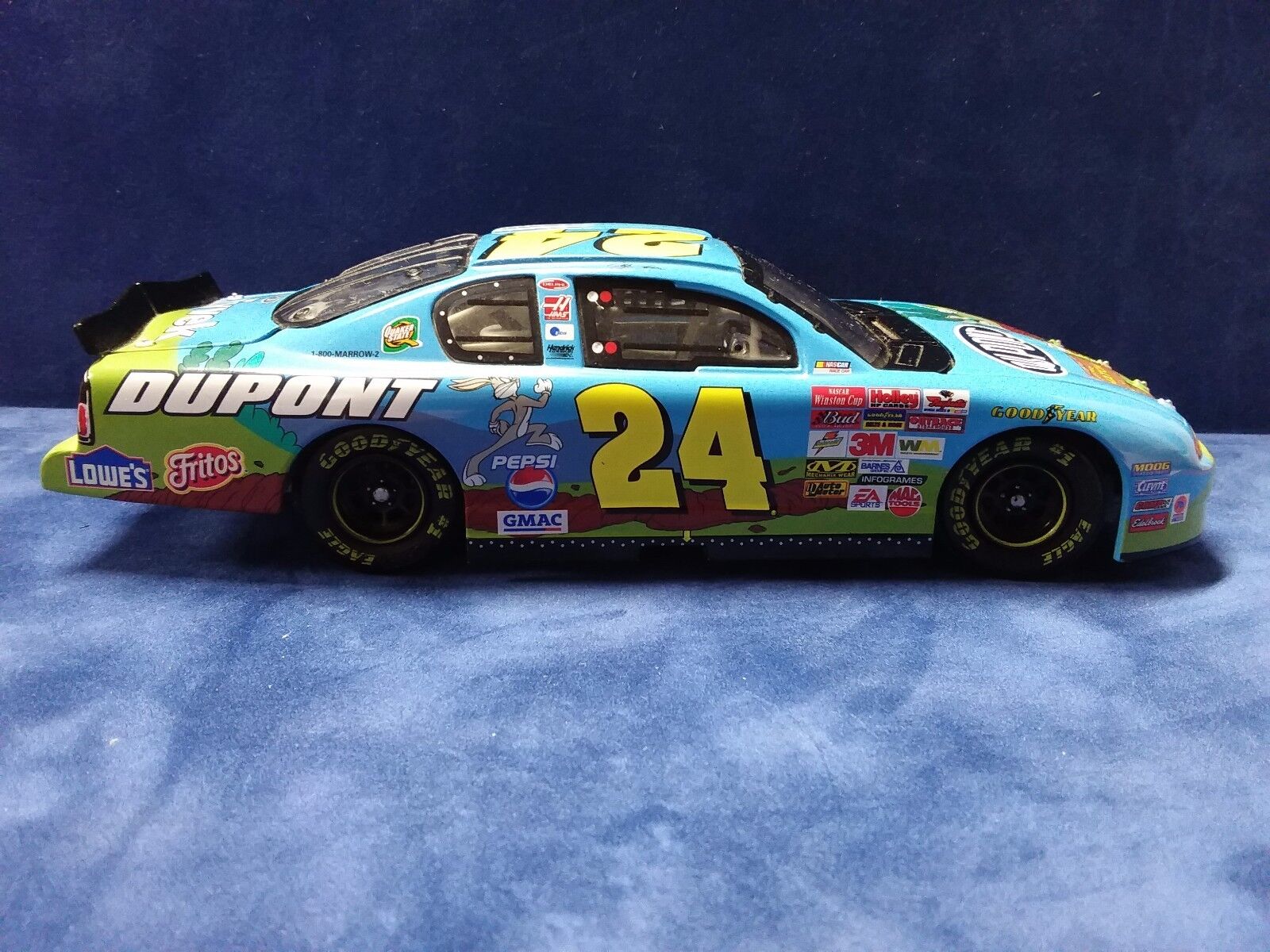 Action Jeff Gordon #24 Dupont Looney Tunes Rematch Monte Carlo NIB 1/3252