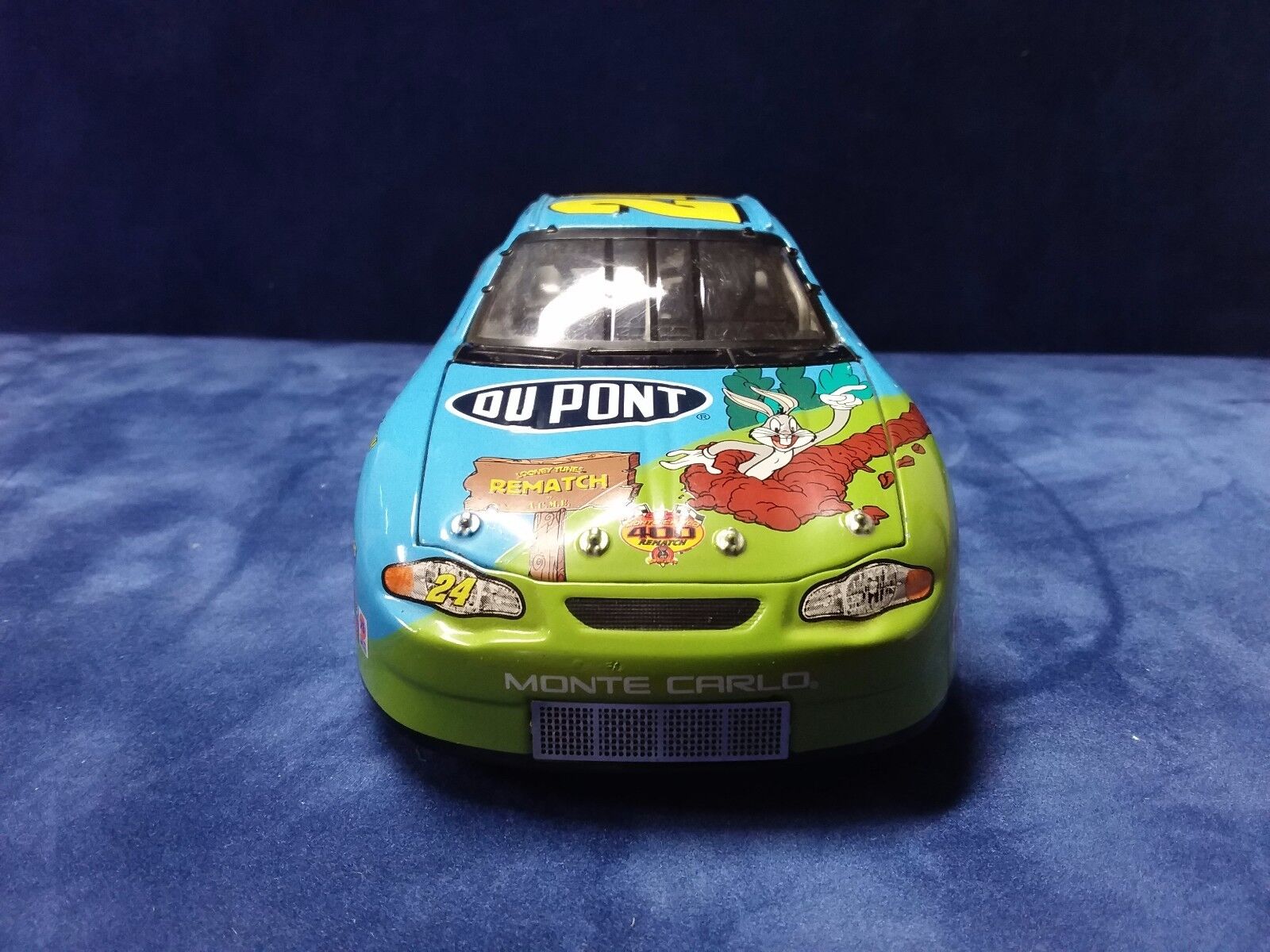 Action Jeff Gordon #24 Dupont Looney Tunes Rematch Monte Carlo NIB 1/3252