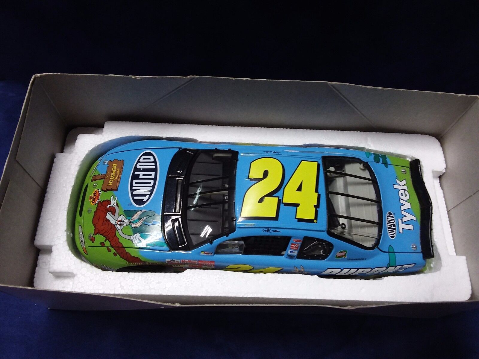 Action Jeff Gordon #24 Dupont Looney Tunes Rematch Monte Carlo NIB 1/3252