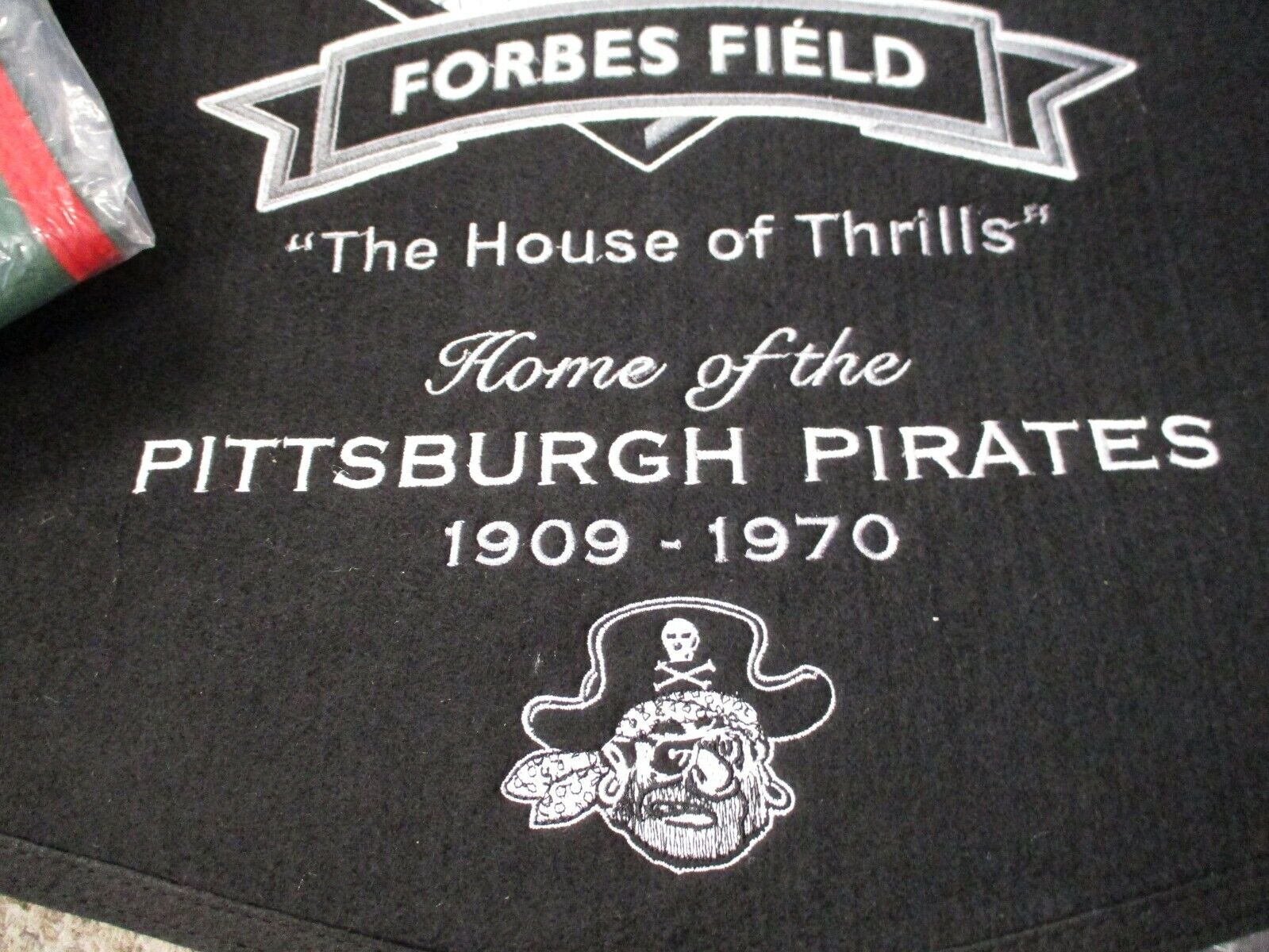 Pittsburgh Pirates Forbes Field Winning Streak Embroidered Stadium Banner Wool