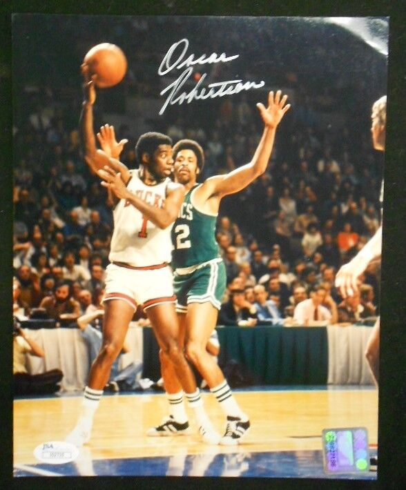 Oscar Robertson BUCKS Autographed  8x10 Photo JSA I52735