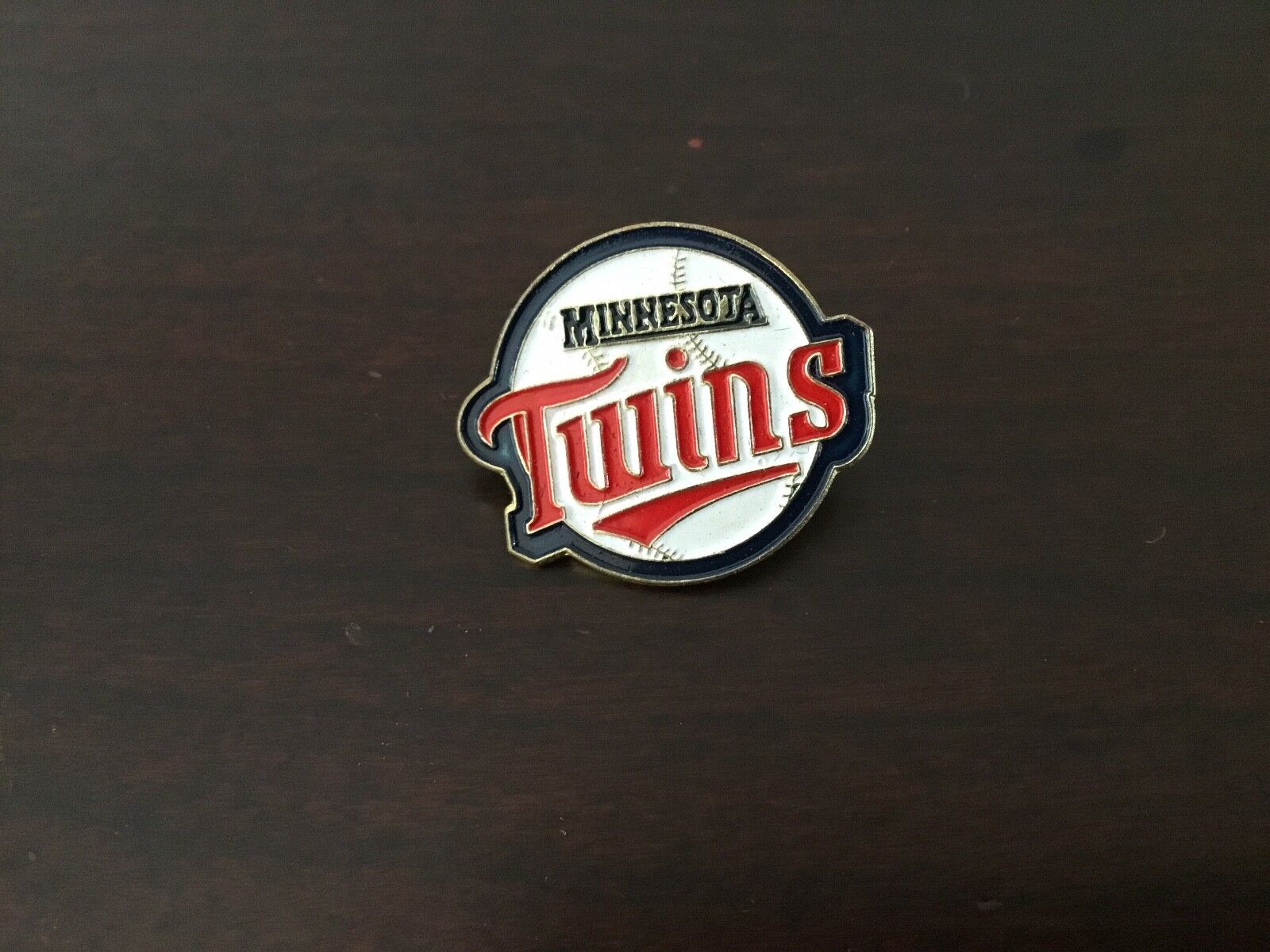 Minnesota Twins Baseball Pin 3/4 inch older logo