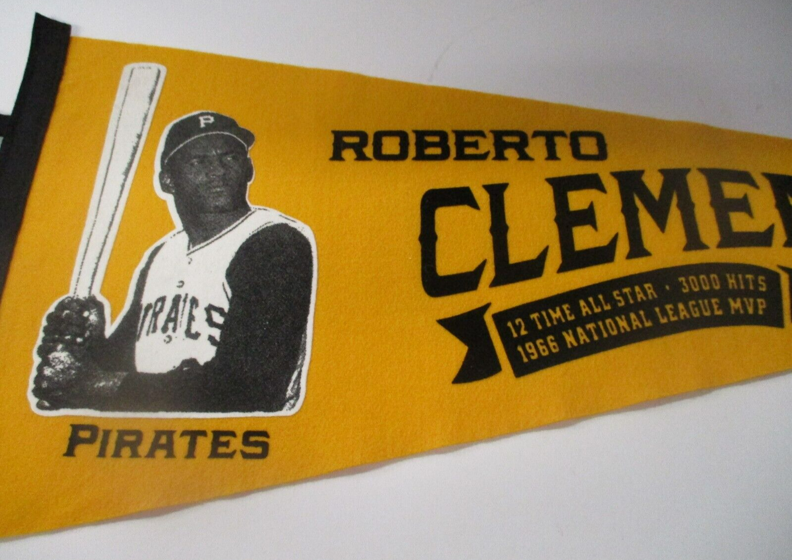 Roberto Clemente Official Flag Pennant 12 Time All Star 1966 NL MVP 3000 Hits