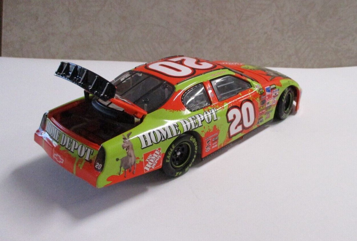 Nascar 2004 Tony Stewart 1:24 Scale LE Shrek 2 Movie Diecast Nascar Action NIB