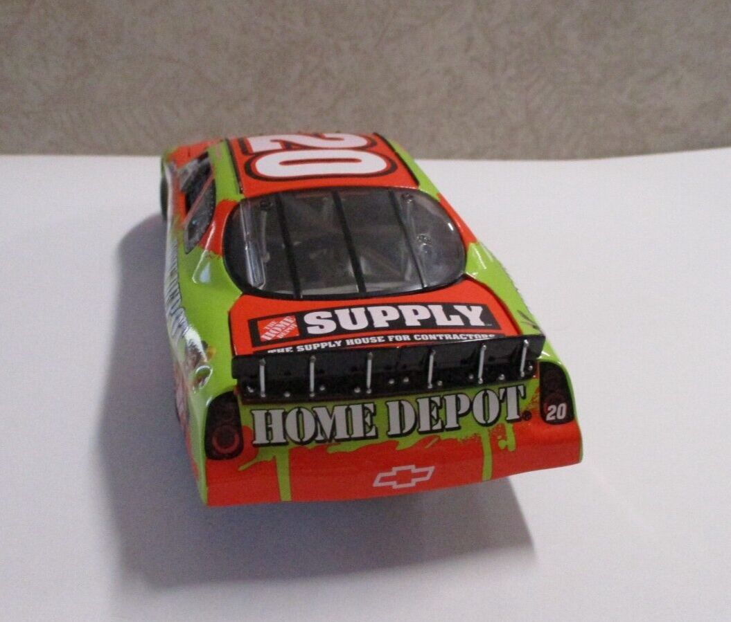 Nascar 2004 Tony Stewart 1:24 Scale LE Shrek 2 Movie Diecast Nascar Action NIB