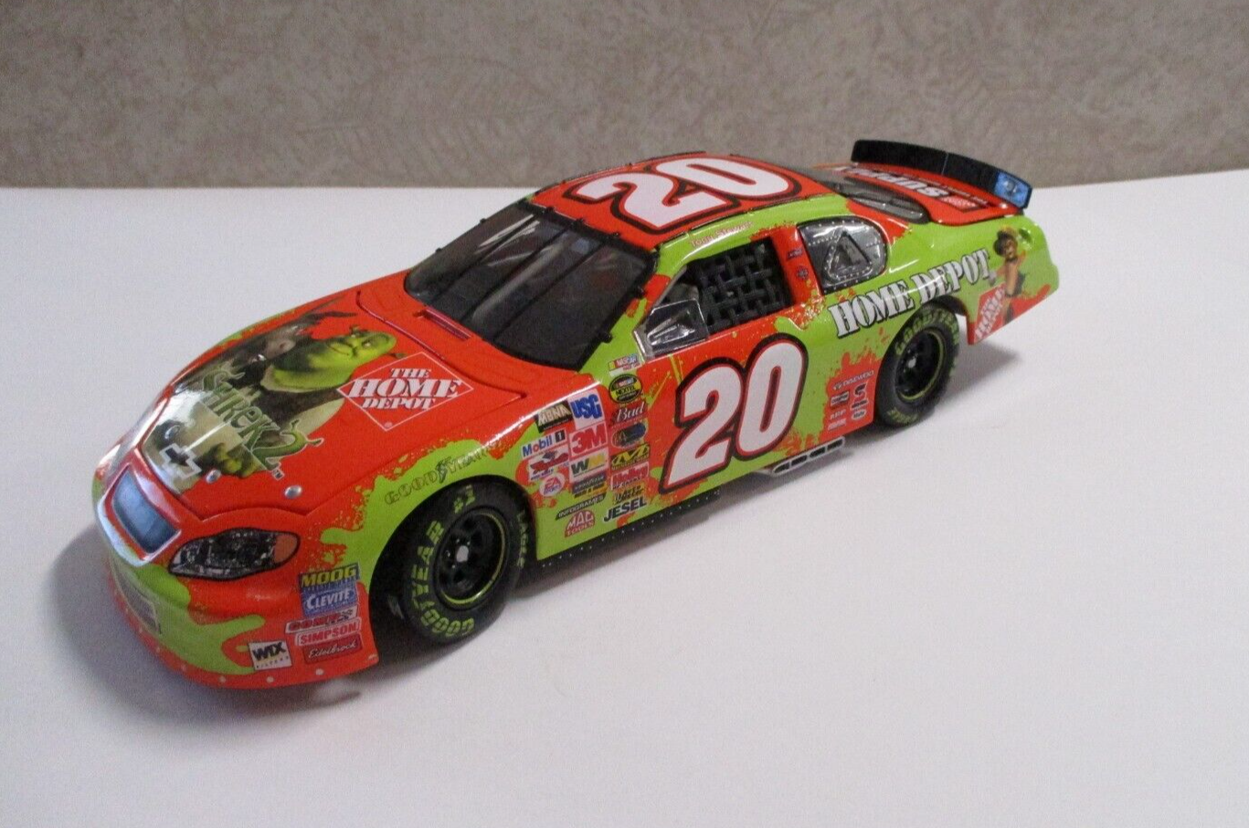 Nascar 2004 Tony Stewart 1:24 Scale LE Shrek 2 Movie Diecast Nascar Action NIB