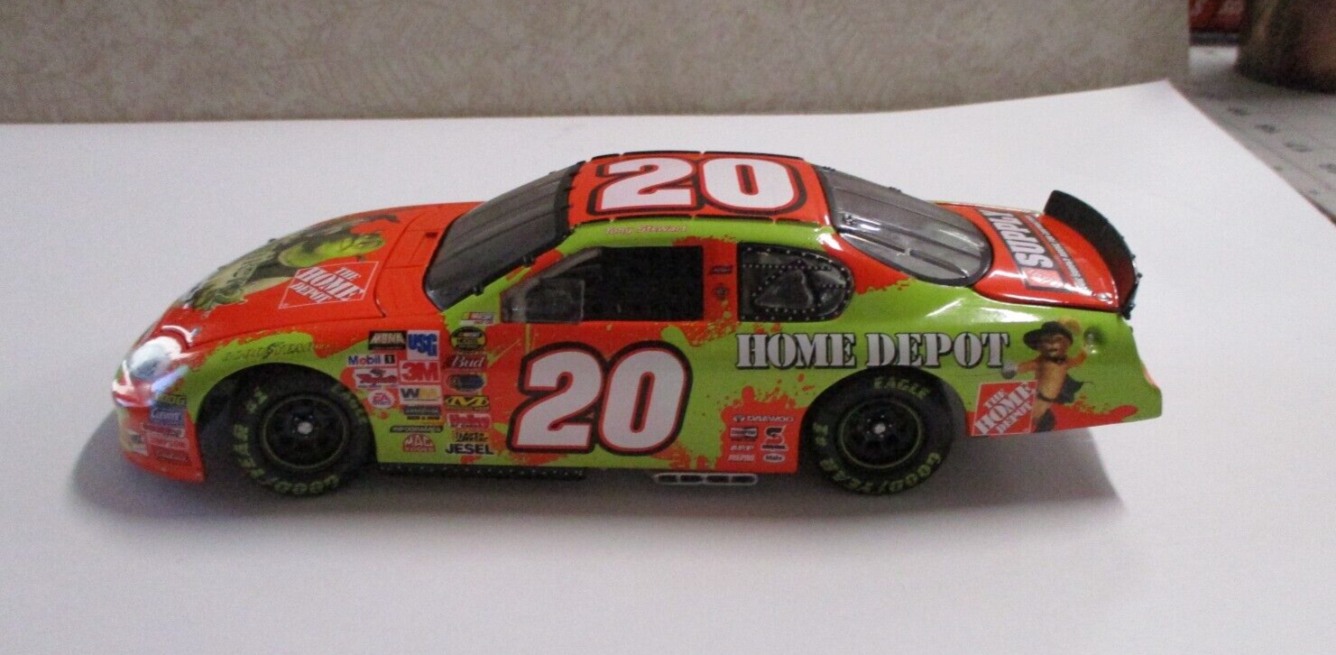 Nascar 2004 Tony Stewart 1:24 Scale LE Shrek 2 Movie Diecast Nascar Action NIB