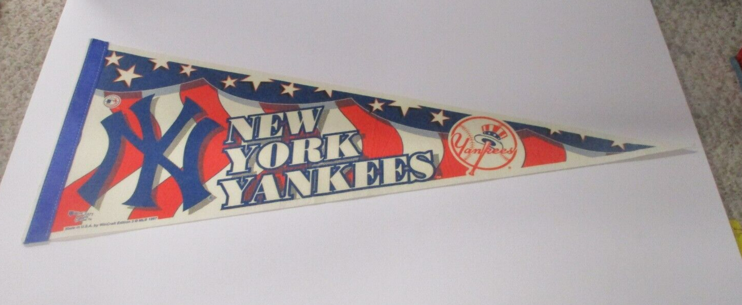 New York Yankees 1997 MLB Official Genuine Wincraft Edition 3 Flag Pennant USA