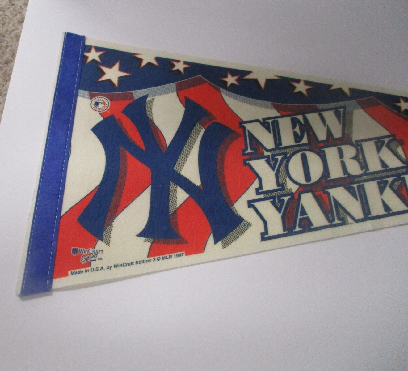 New York Yankees 1997 MLB Official Genuine Wincraft Edition 3 Flag Pennant USA