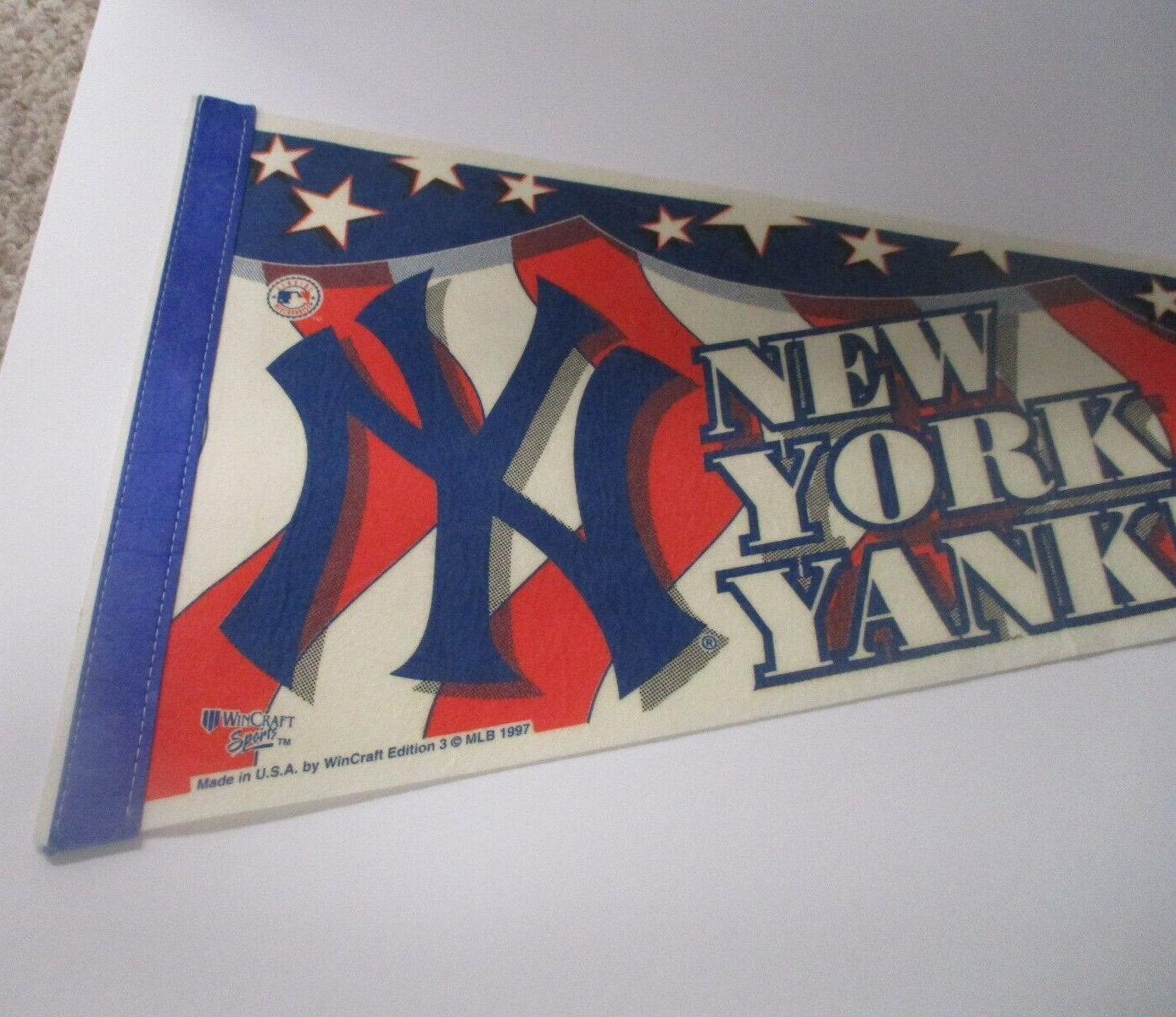 New York Yankees 1997 MLB Official Genuine Wincraft Edition 3 Flag Pennant USA