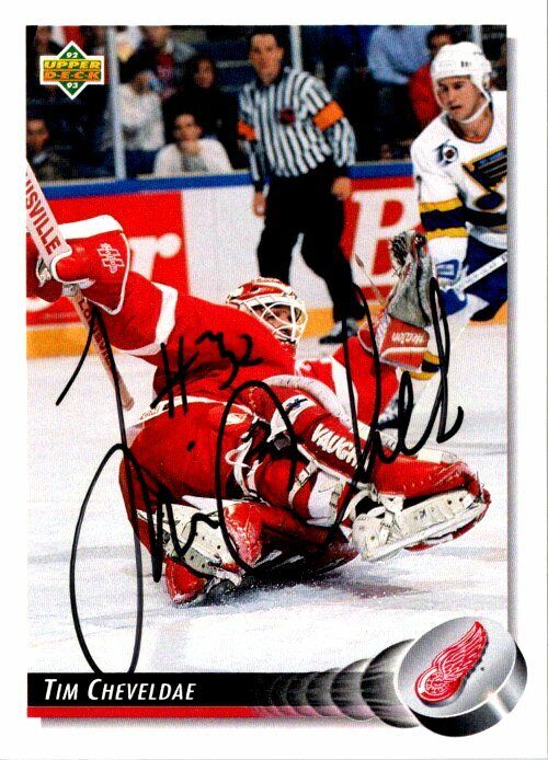 Tim Cheveldae Detroit Red Wings Hand Signed 1992-93 UD Hockey Card #197 NM-MT