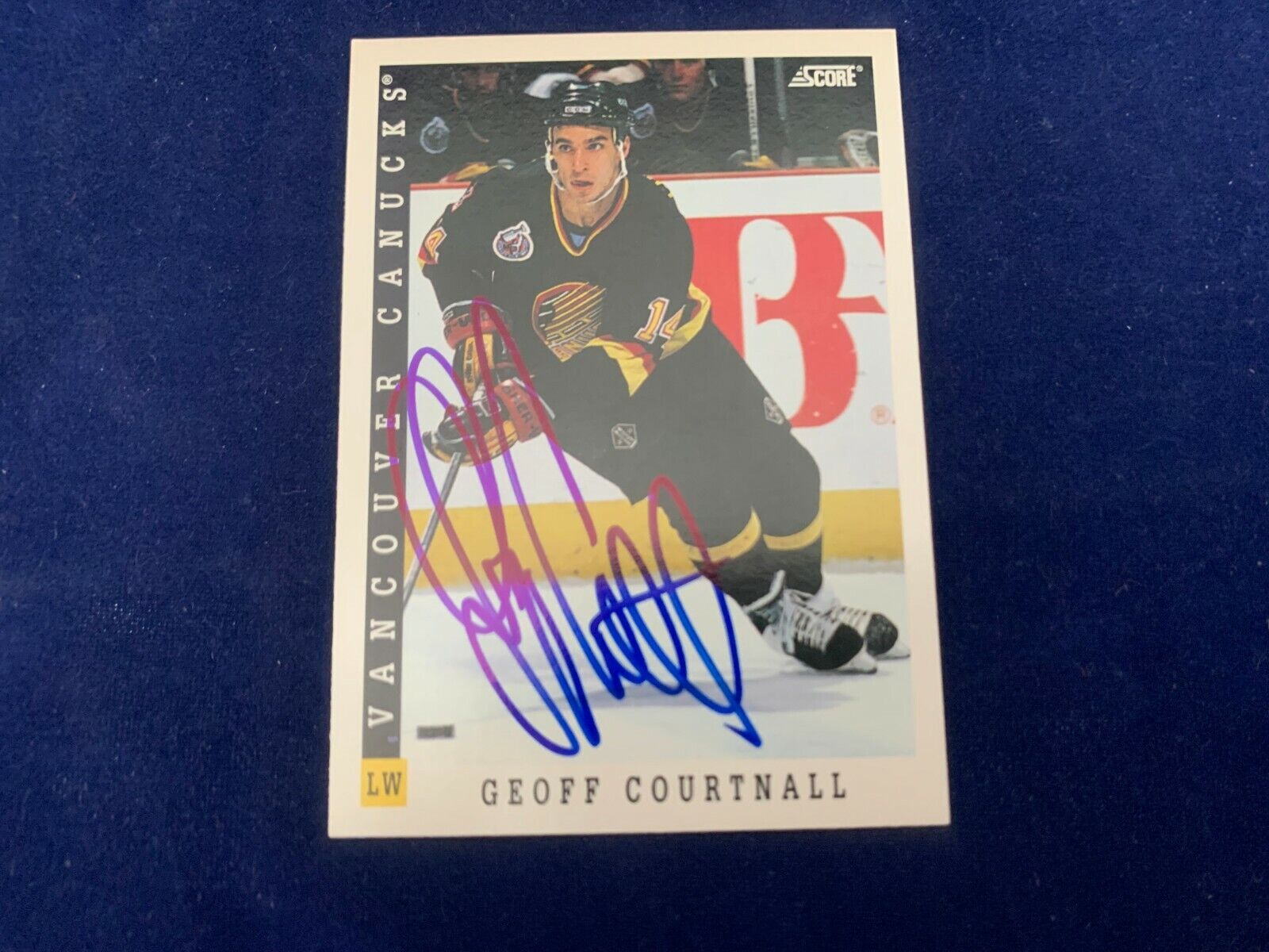 Geoff Courtnall Vancouver Canucks Hand Signed 1993 Score Hockey Card #78 NM