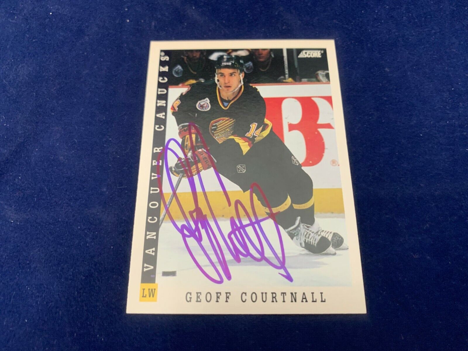 Geoff Courtnall Vancouver Canucks Hand Signed 1993 Score Hockey Card #78 NM