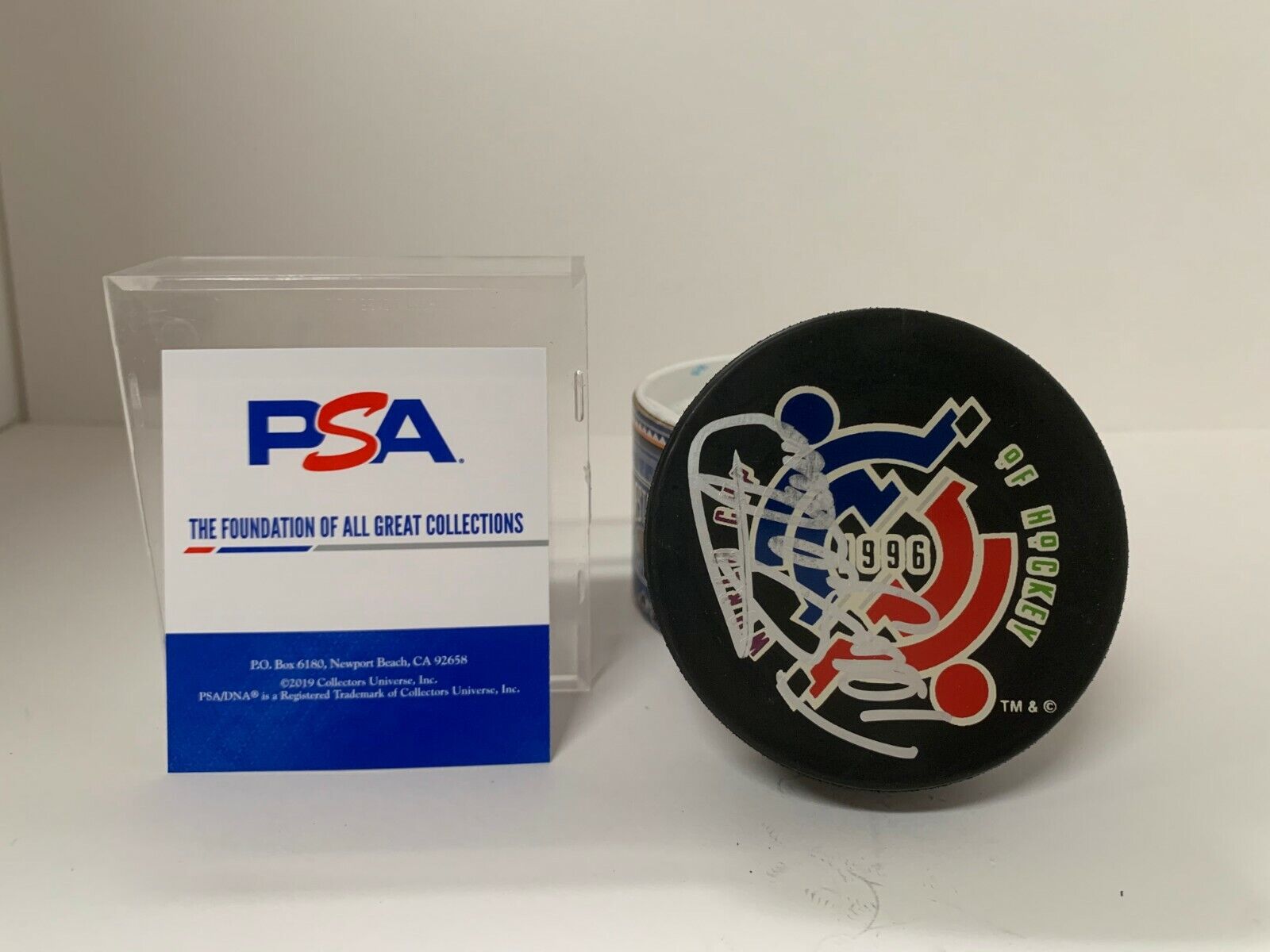 Teemu Selanne Autographed Signed 1996 World Cup Hockey Puck PSA COA #AI16756