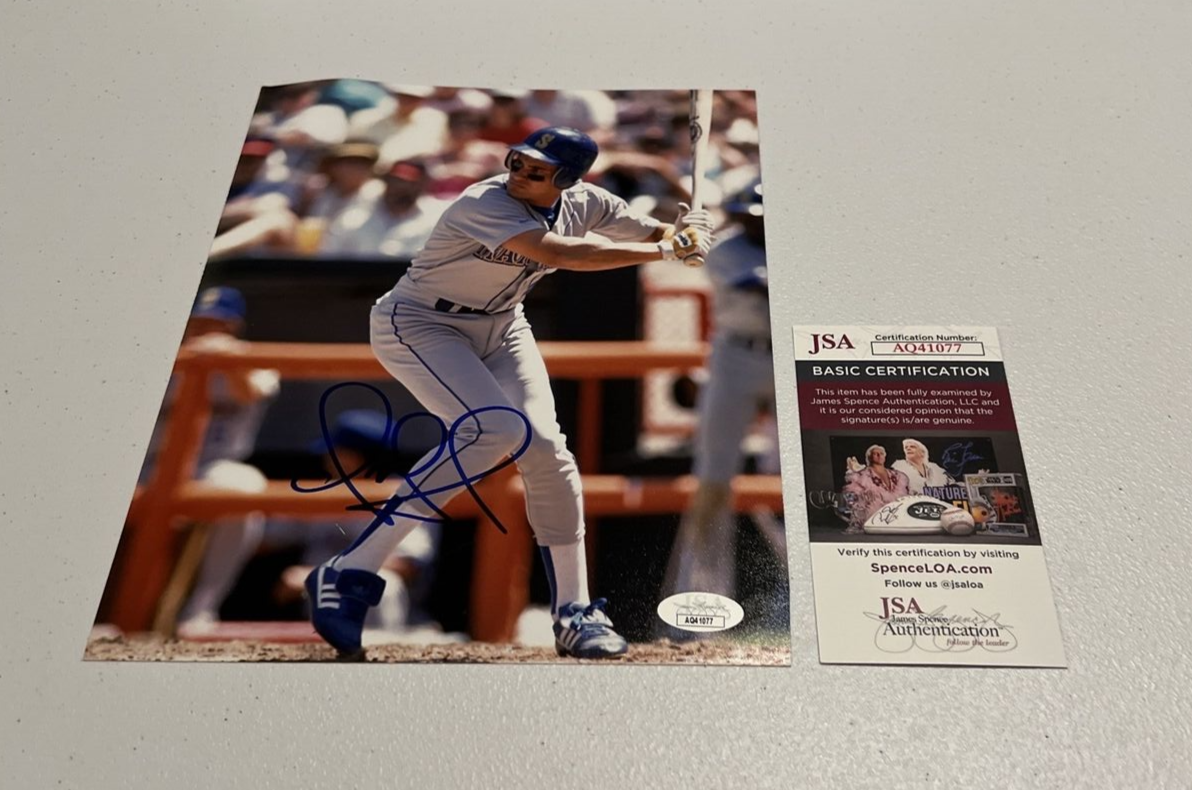 Omar Vizquel Seattle Mariners MLB Autographed Signed 8x10 Photo JSA Auth.