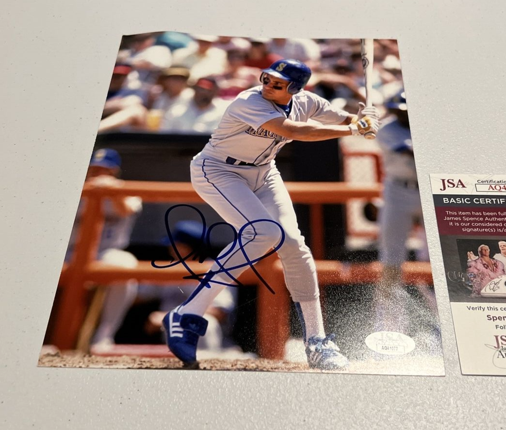 Omar Vizquel Seattle Mariners MLB Autographed Signed 8x10 Photo JSA Auth.