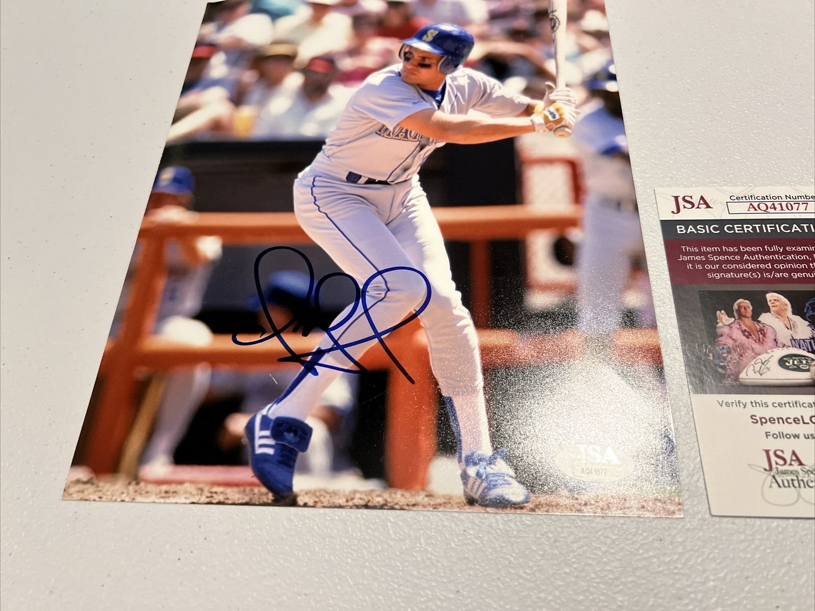 Omar Vizquel Seattle Mariners MLB Autographed Signed 8x10 Photo JSA Auth.