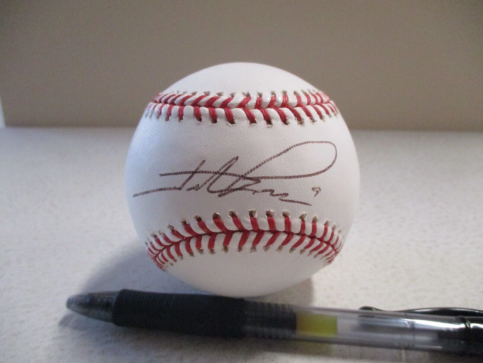 MLB Hunter Pence Giants Phillies Autographed Signed Baseball JSA COA #AL86062