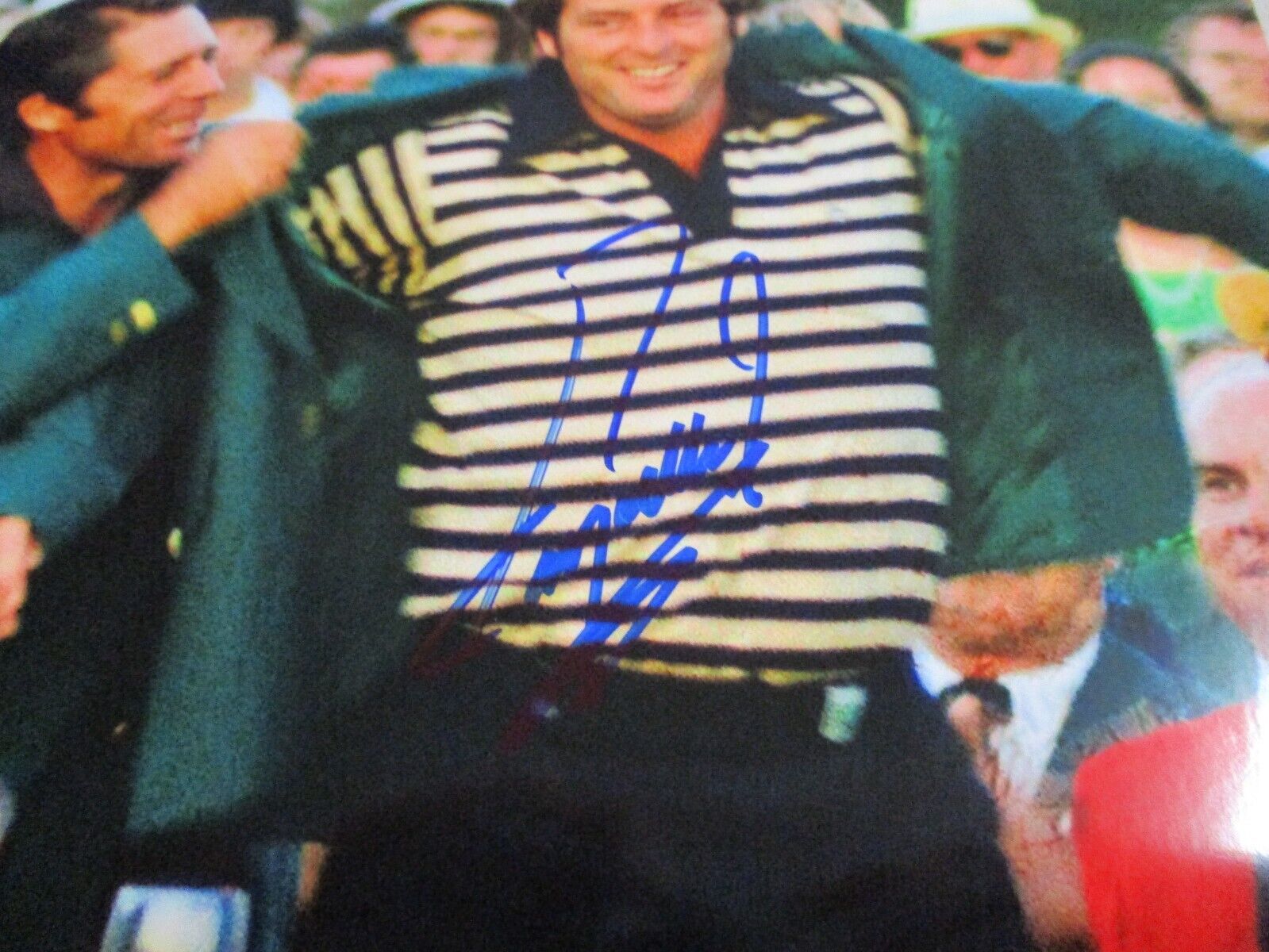 PGA Fuzzy Zoeller Masters Champ Autographed Signed 8x10 Photo JSA COA #AL86117