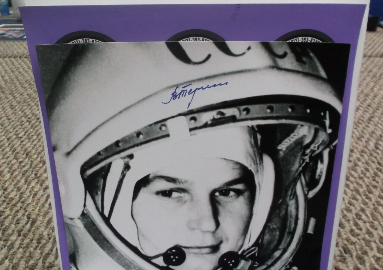 Valentina Tereshkora 1st Woman Cosmonaut in Space 8x10 Photo PSA #AI16790