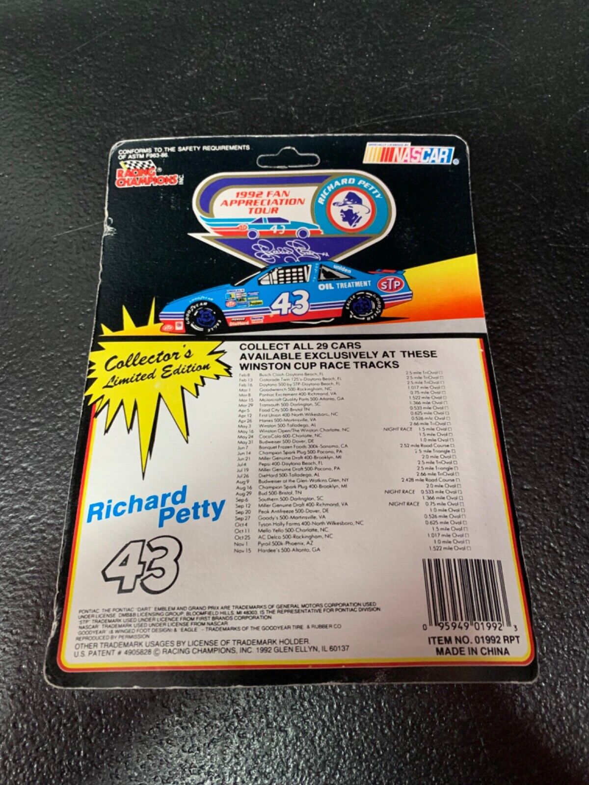 Richard Petty #43 1992 Fan Tour Die Cast CAR Charlotte Motor Speedway NEW