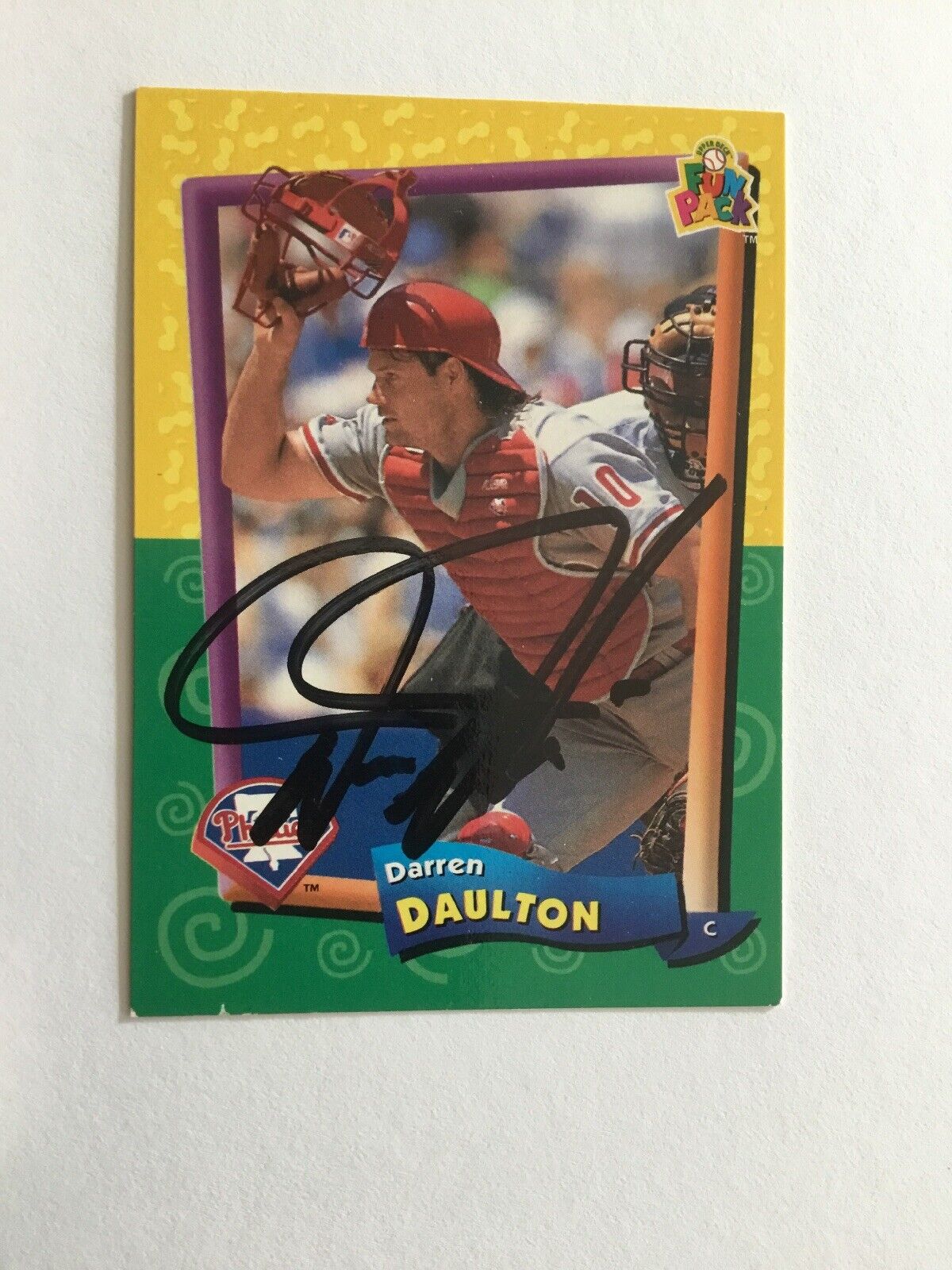 1994 Upper Deck Fun Pack  Darren Daulton Autographed signed Baseball Card